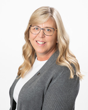 Springs Valley Bank & Trust Company Promotes Promotes Kathy Edwards to Universal Banker