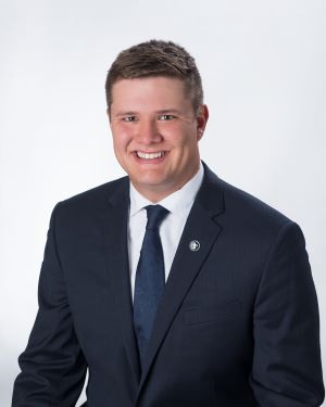Springs Valley Bank & Trust Promotes Hunter Whitaker to Mortgage Loan Officer NMLS #2148719